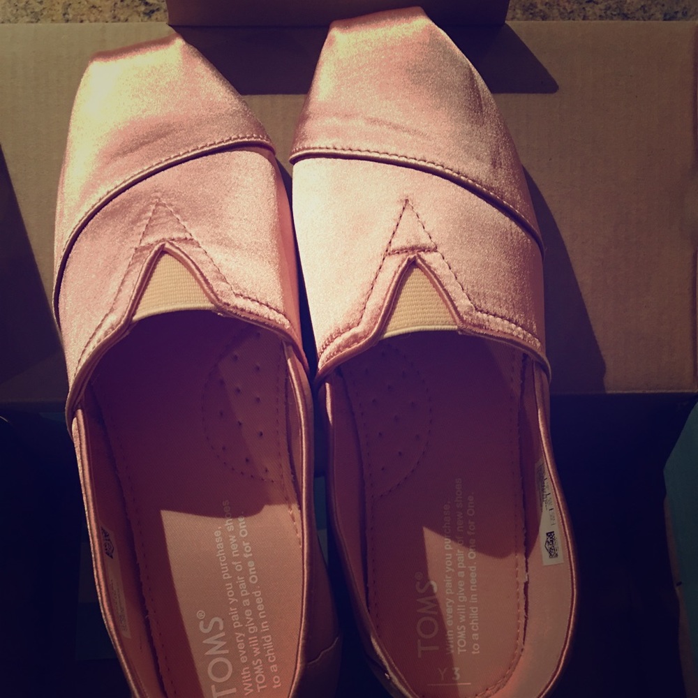 Toms rose cloud satin slip on shoes 3M NWB